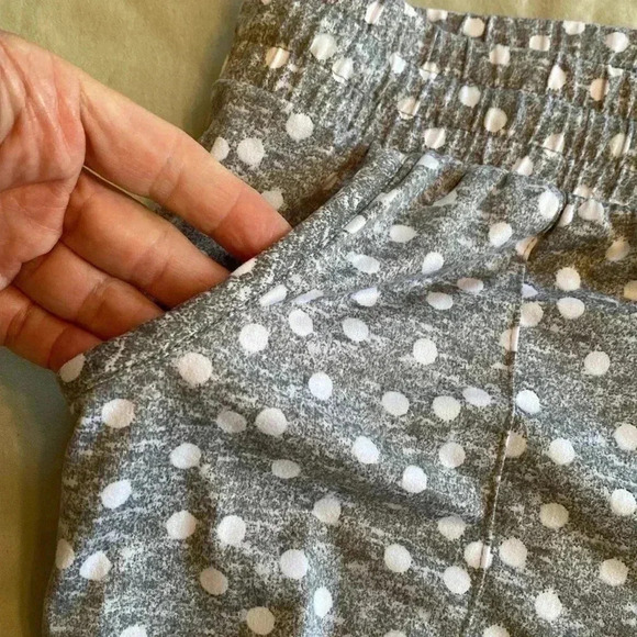 Jane and Bleecker XXL Woman’s Gray with White Polka Dots Pajama Sleep Pants. - Picture 4 of 11